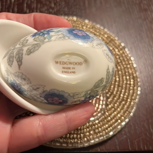 RARE WEDGWOOD EGG TRINKET BOX - Picture 6 of 9